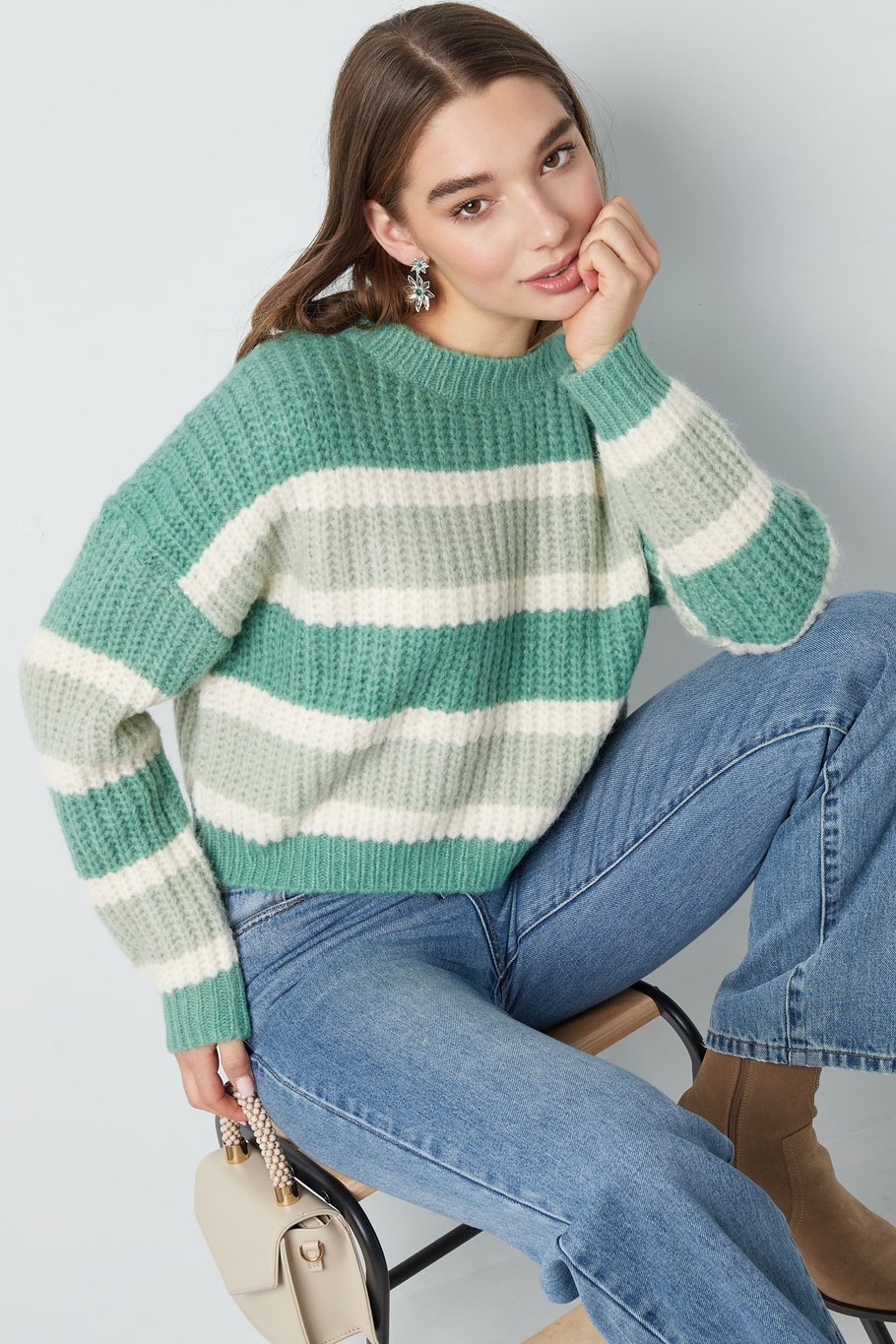 Gestrickter dreifarbiger Pullover mit Streifen – Orange-Rosa Bild2